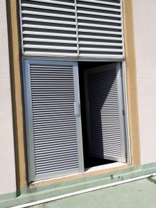 aluminium hinged doors